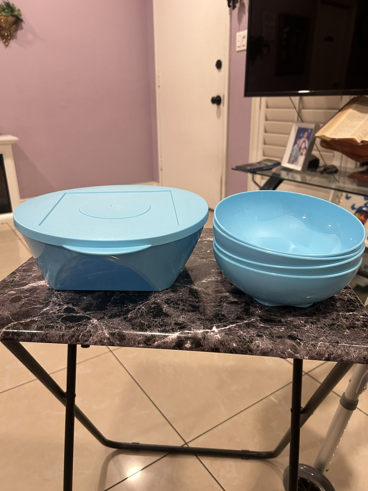 Tupperware 