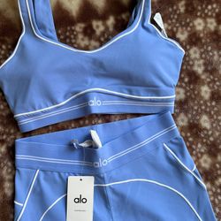 Alo Yoga 2-Piece Sports Bra/Leggings Set (Blue)