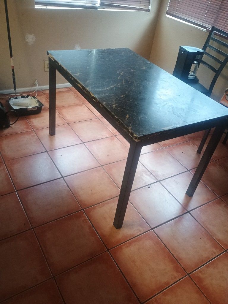 Kitchen Table W/ 4 Chairs