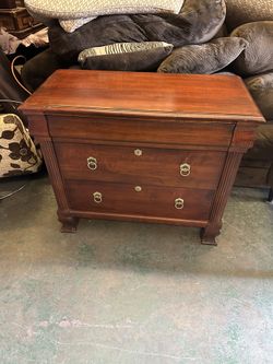 Small Ethan Allen Dresser
