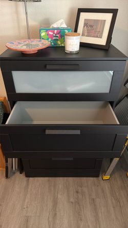 Matching black dresser, 2 nightstands, and bookshelf