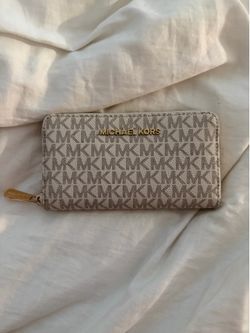 Michael kors wallet
