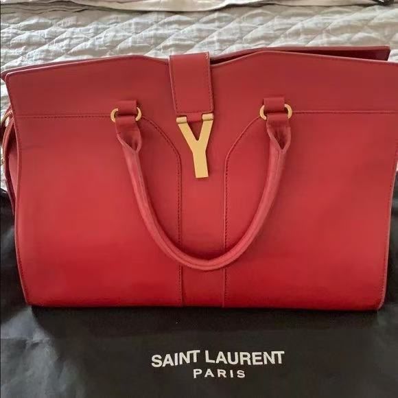 Large Cabas tote.