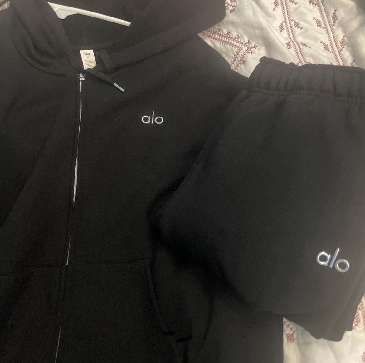 alo men tracksuit