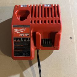 Milwaukee M18 M12 Battery Charger