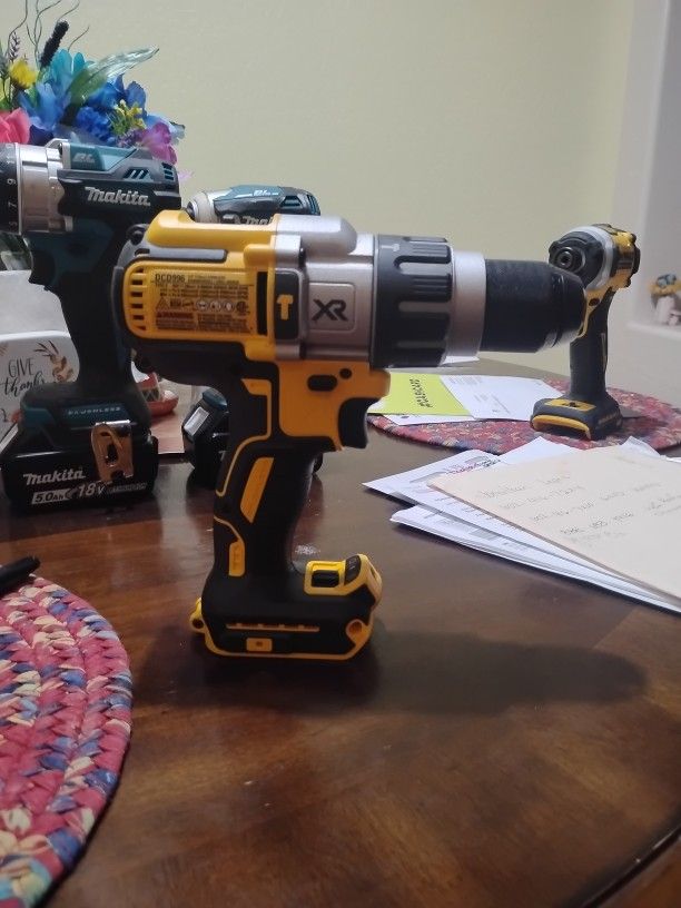 DeWalt Hammer Drill No Battery 20 V