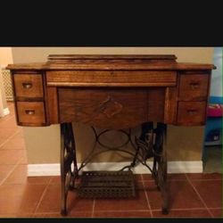 Antique Sewing Machine 