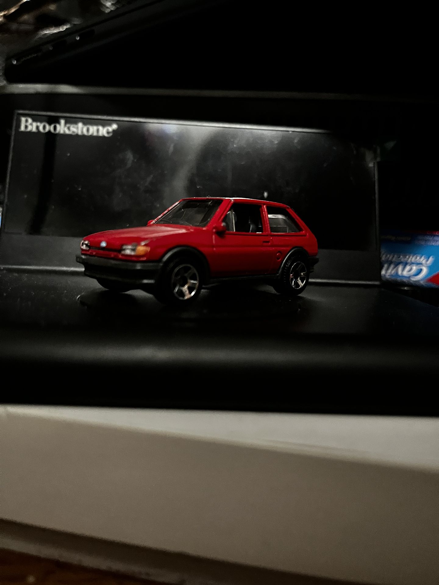 FORD FIESTA MK 2 RED 1:64 SCALE COLLECTIBLE DIORAMA DIECAST MODEL CAR