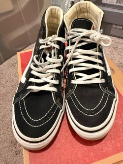 MUST GO! Vans Sk8-Hi Black Leather High-Top Sneakers - size 7