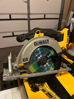 DEWALT 20V MAX 6-1/2 in. Cordless Circular Saw