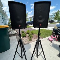 2 Harbinger M120 Speakers With Stands