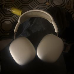 Air Pod Max $100