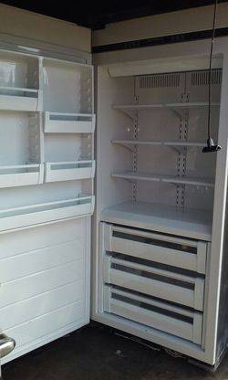 VIKING FREZZER. Stainless