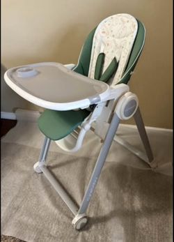 Brand new high chair for baby’s in the box pick up Rialto