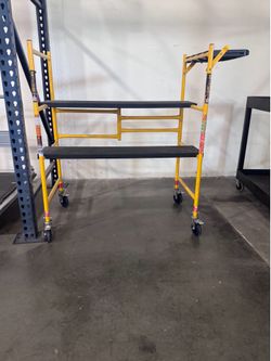Rolling work platform