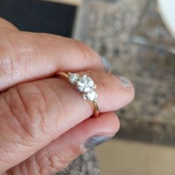 14K DIAMOND RING PAST PRESENT FUTURE Sz 6