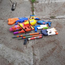 Super Soakers Squirt Gun Lot