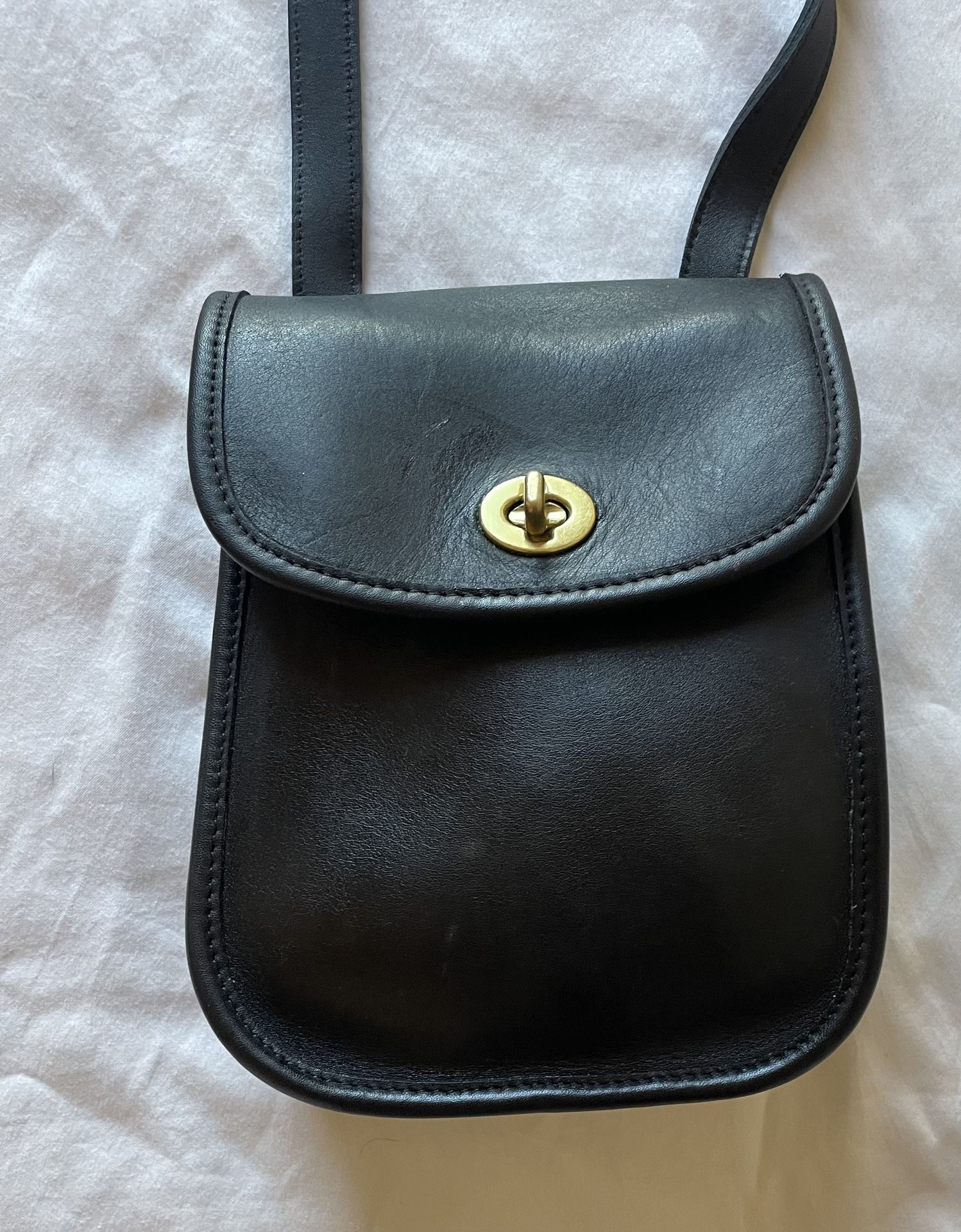 Coach Vintage Scooter Leather Side Pack Crossbody Bag 9978 Black Turn Lock