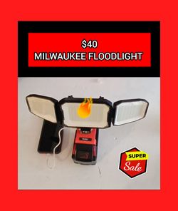 Milwaukee Triple-Head LED Floodlight
