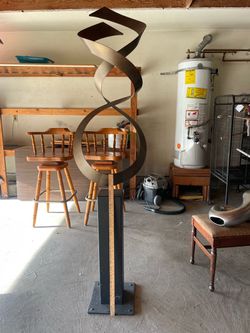 Metal sculpture