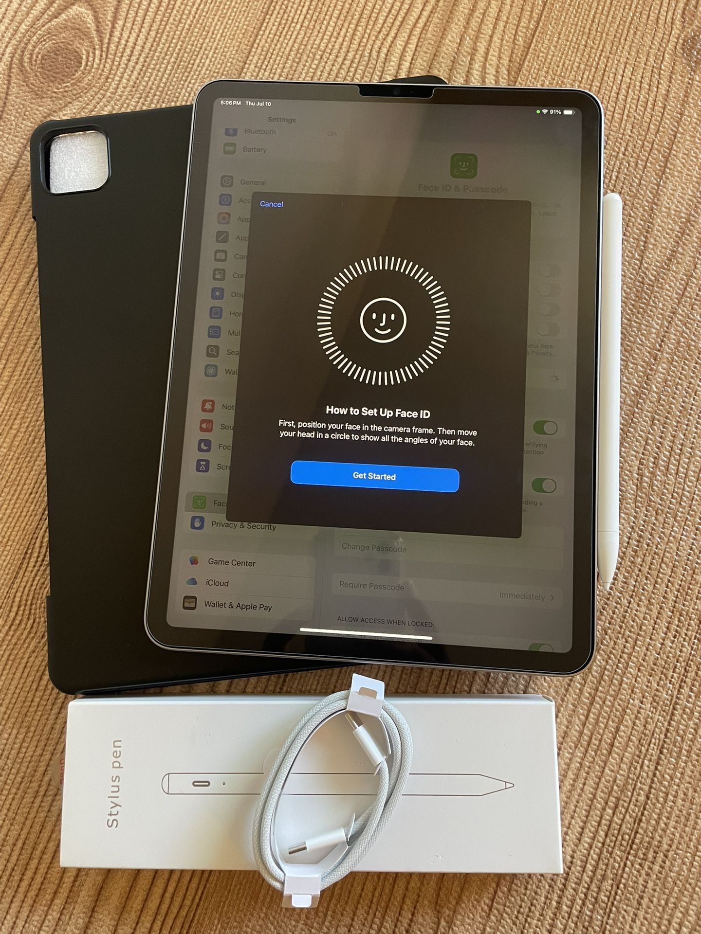 iPad Pro 11” (M2 chip / 2022 model) 4th Generation 128GB with  keyboard case and stylus pen 