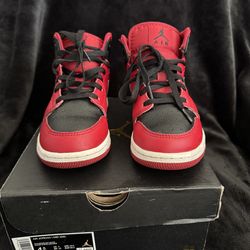 Jordan 1 Mid