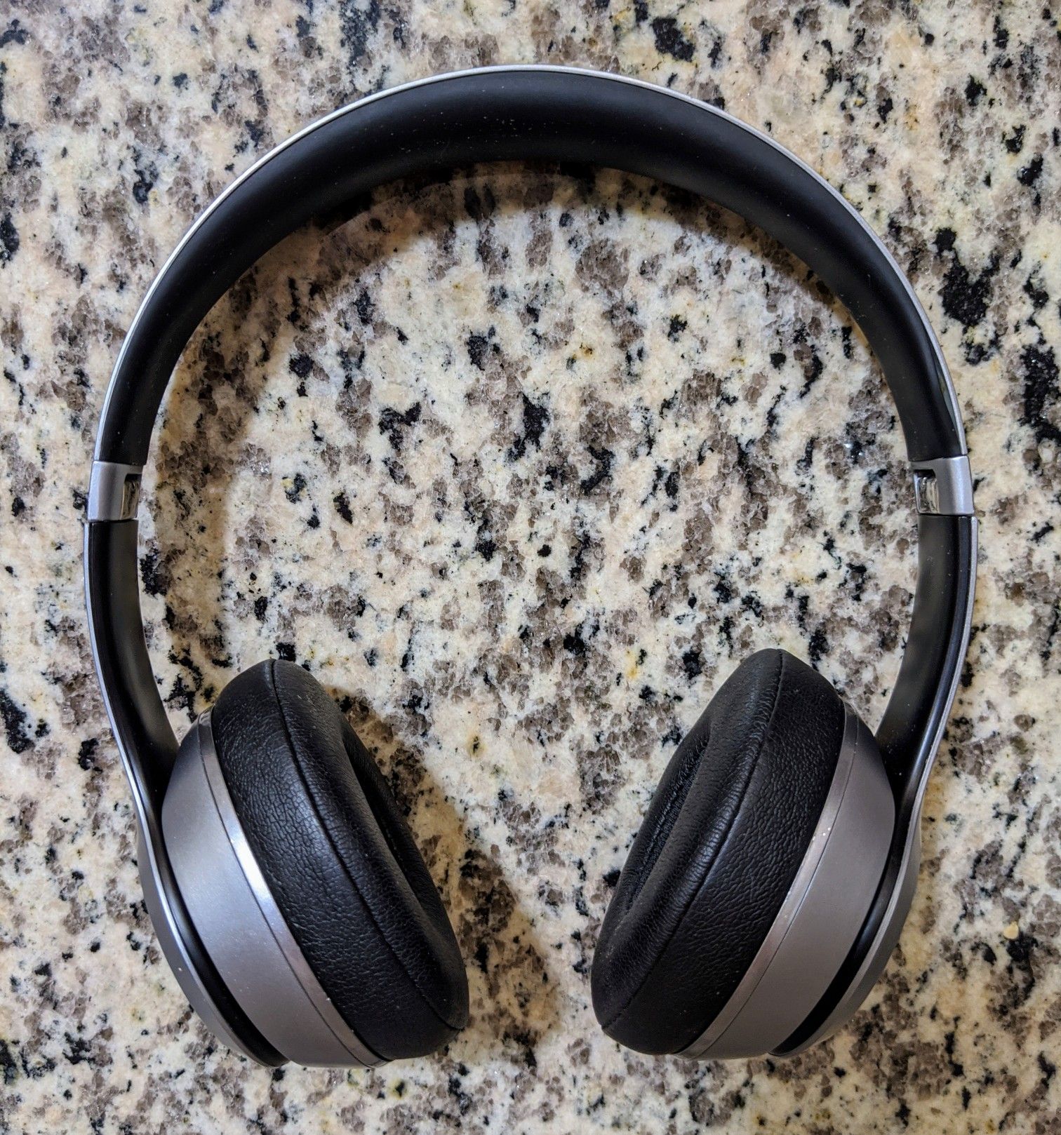 Beats solo wireless headphones