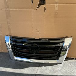 2022 - 2024 NISSAN PATHFINDER - FRONT BUMPER GRILLE OEM 
