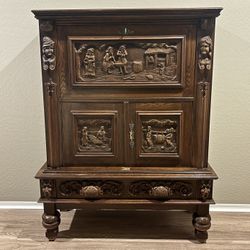 Antique Cabinet / Hutch Free Delivery 🚚 