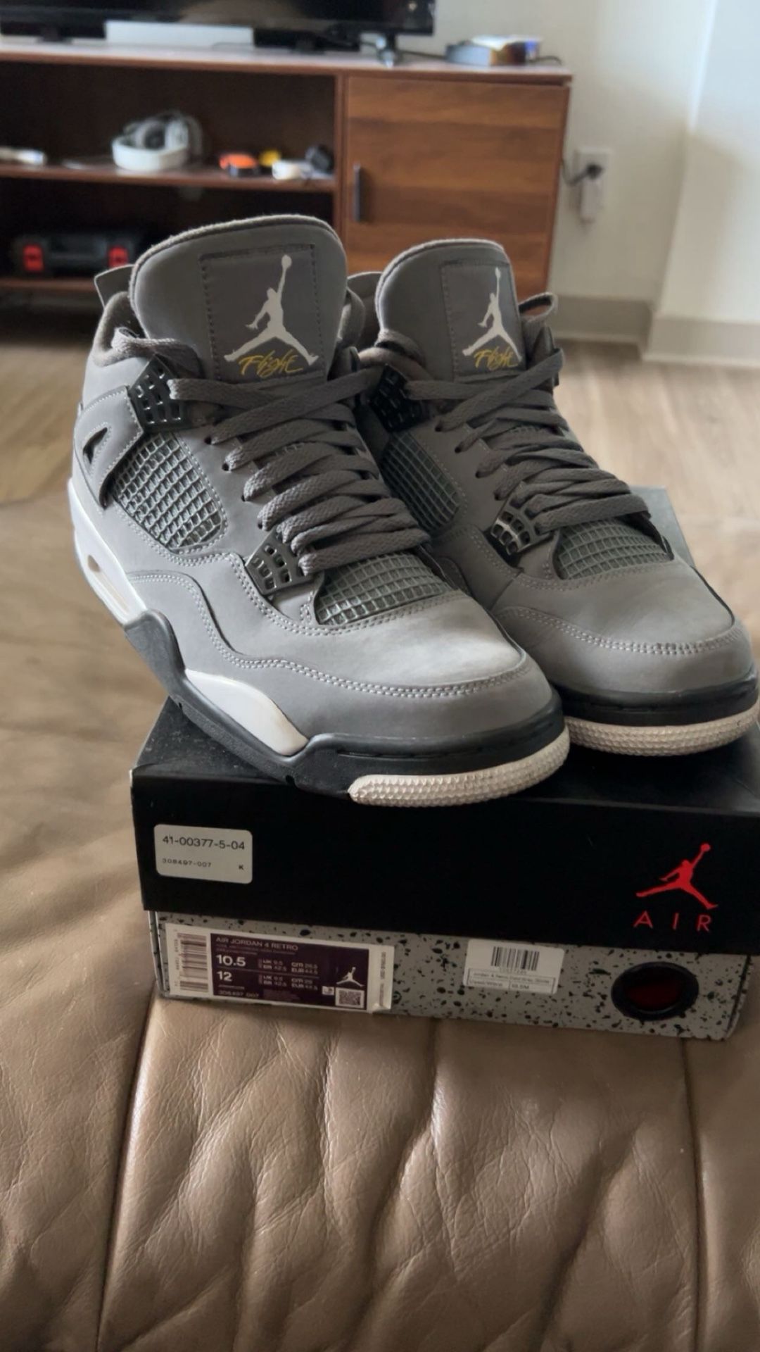 10.5 Men’s Retro Jorndan 4’s