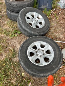 Tires and wheels off Toyota Tundra