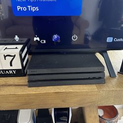 Play station 4 Pro 1 terabyte 