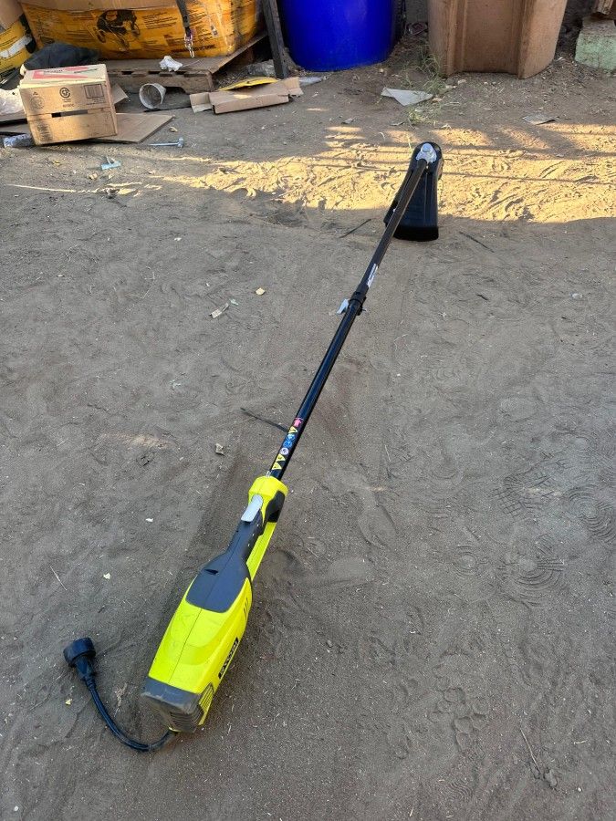 RYOBI
18 in. 10 Amp Attachment Capable Electric String Trimmer