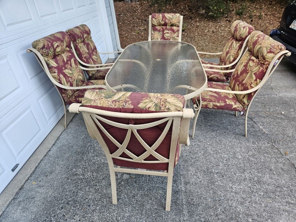 Aluminum Outdoor Patio 7-Piece Dining Set
Table and 6 Chairs