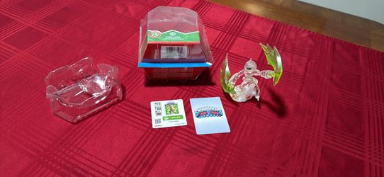 Skylanders trap team crystal clear tuff luck variant with card and packaging