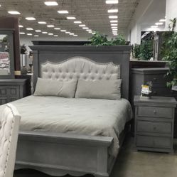 6pcs King OrQueen Bedroom Set