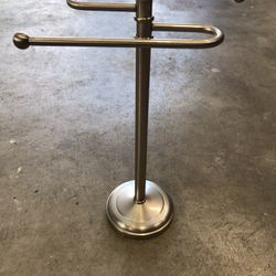 Satin nickel double towel counter top holder