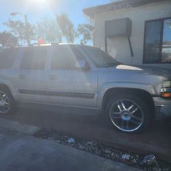 2004 Chevrolet Suburban