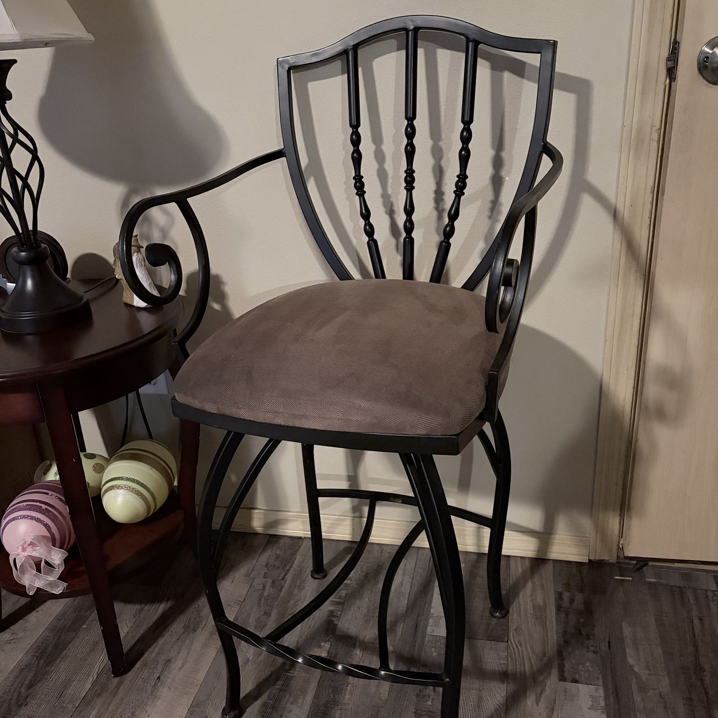3 bar stools