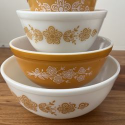 Pyrex Butterfly Gold Bowl Set
