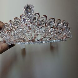 Quinceñera crown