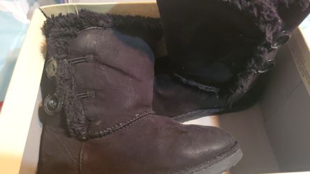 Girls boots