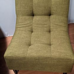 Tufted Armless Accent Chair with Ottoman (Green)

