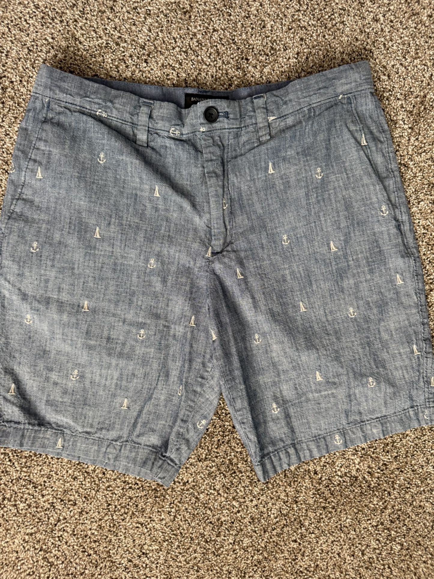 Banana Republic Aiden Flat Front Chino shorts Sailboat/Anchors Blue Mens 33