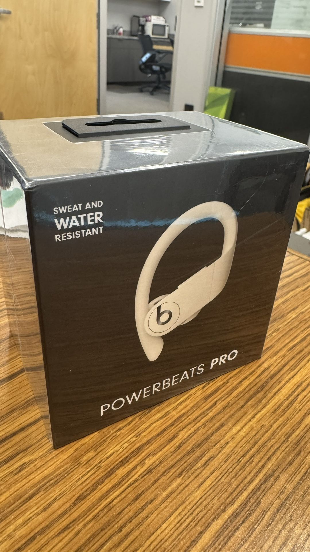 Powerbeats Pro White
