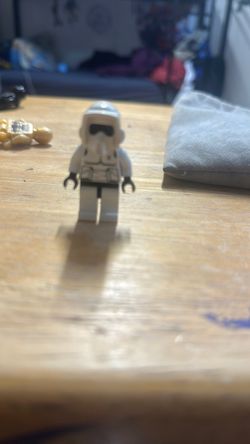 This LEGO Star Wars Scout Trooper minifigure