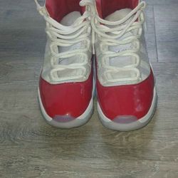 Air Jordan 11 Retro Cherry Mens Size 9.5
