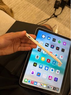 Apple iPad 10th Ge+ Pen and case (Used only three times - Zero Scratches) Silver
