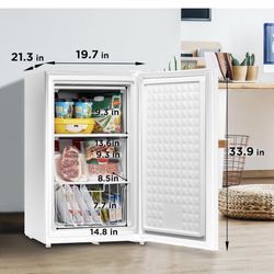 Chest Freezer by BLACK+DECKER - L:28” W:20.5” H:33” for Sale in White  Plains, NY - OfferUp