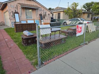 Free Stuff - Mirrors, Bedroom Set,  Dressers, Furniture, Tables, Bed Frames